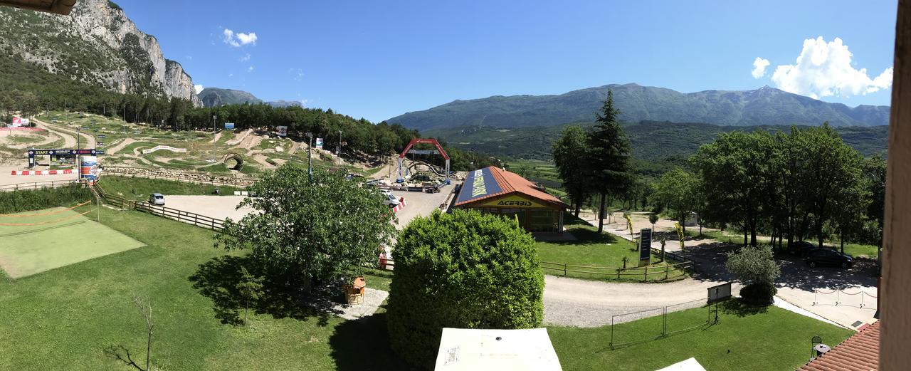 Hotel Ciclamino Pietramurata Exterior photo